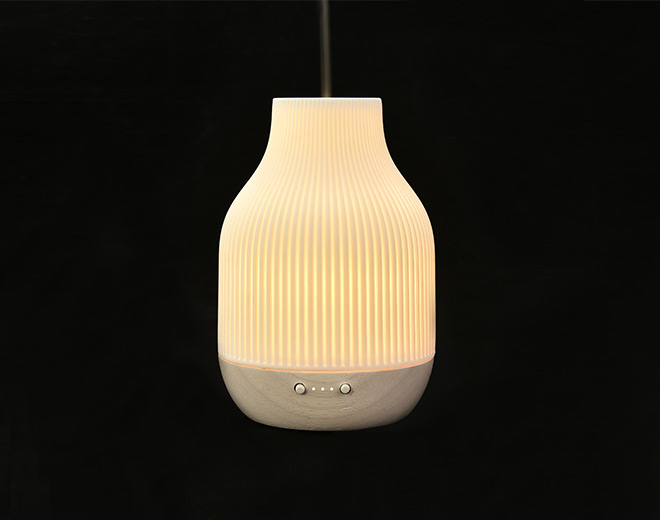 Malco-Diffuseur ultrasonique électrique en céramique blanche de base de bambou avec la lumière